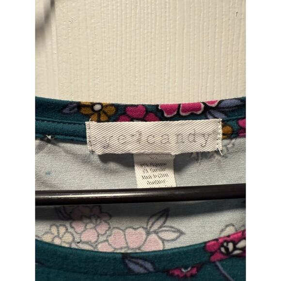 Eye Candy XLarge Floral Top - Picture 2 of 7